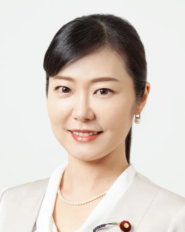 加藤鮎子の写真