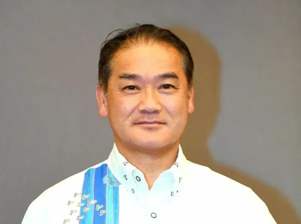 佐喜真淳の写真