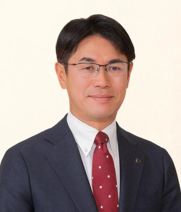 山下真