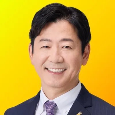 岡本忠志の写真